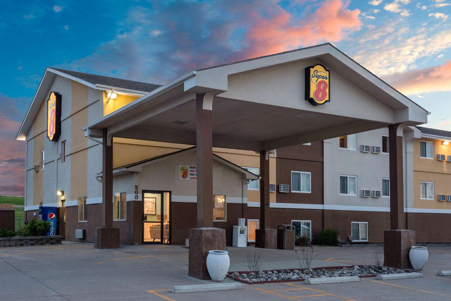 Super 8 Hotel Gillette, WY See Discounts