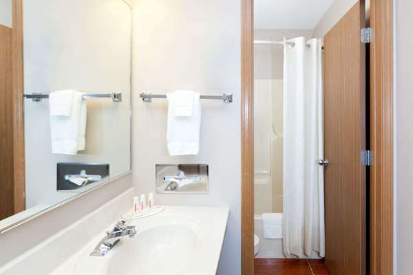  - Super 8 Hotel Gilman - I-57, Exit 283