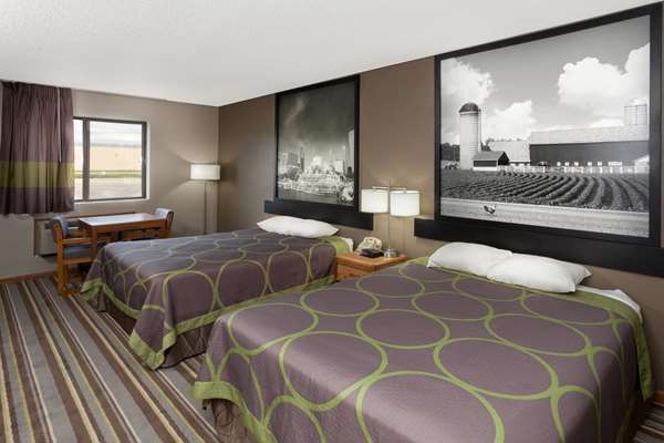  - Super 8 Hotel Gilman - I-57, Exit 283