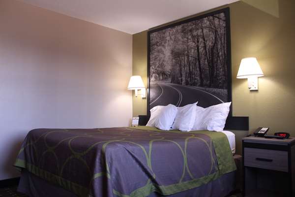  - Super 8 Hotel Michigan City - I-94, Exit 34