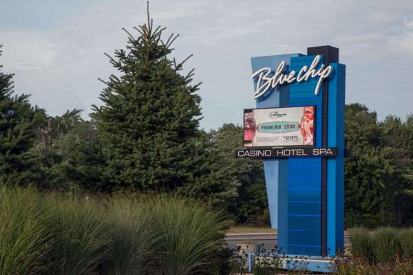  - Super 8 Hotel Michigan City - I-94, Exit 34