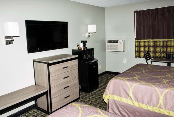  - Super 8 Hotel Michigan City - I-94, Exit 34
