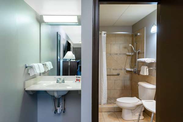  - Super 8 Hotel North Ridgeville - I-80, Exit 152