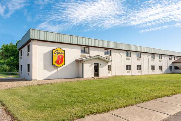 Exterior view - Super 8 Hotel North Ridgeville - I-80, Exit 152