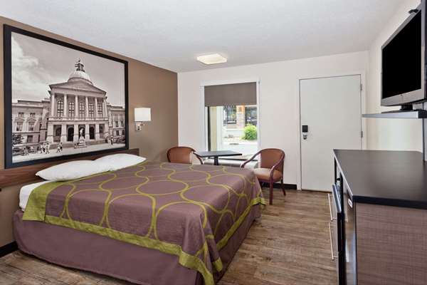  - Super 8 Motel Ringgold - I-75, Exit 348