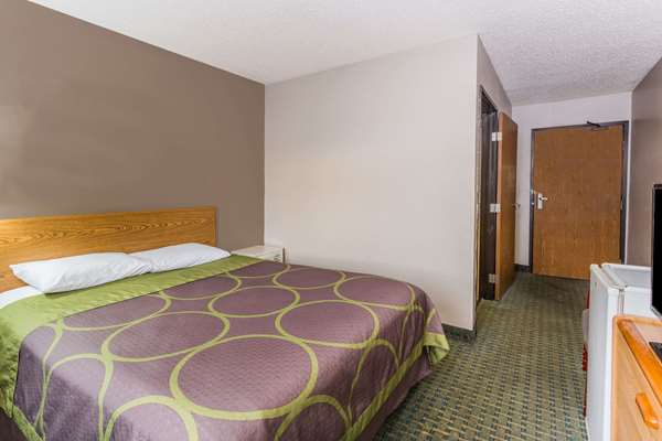  - Super 8 Hotel St Charles
