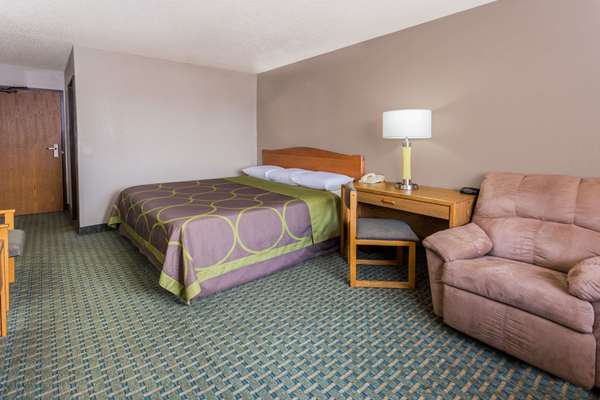  - Super 8 Hotel St Charles