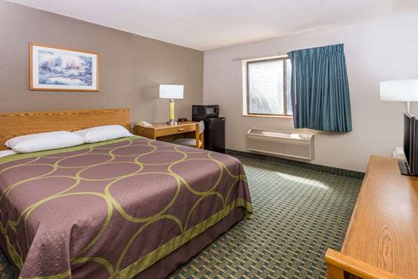  - Super 8 Hotel St Charles