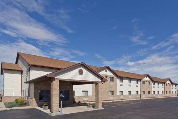 Exterior view - Super 8 Hotel Rochelle - I-39, Exit 99