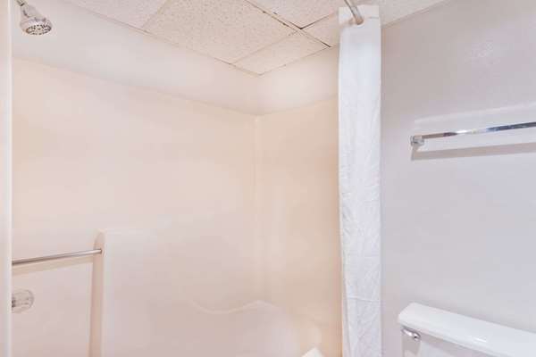  - Super 8 Hotel Rockford - I-39 & I-90, Exit 15