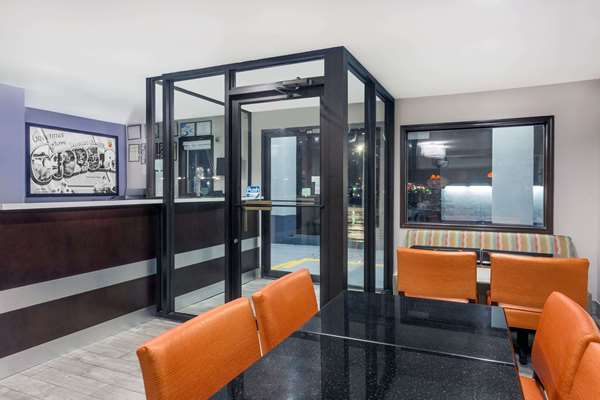  - Super 8 Motel Locust Grove - I-75, Exit 212