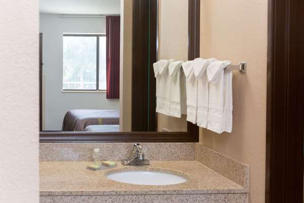  - Super 8 Motel Naples - I-75, Exit 101