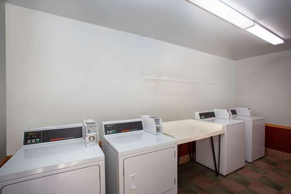 Amenities - Super 8 Motel Naples - I-75, Exit 101