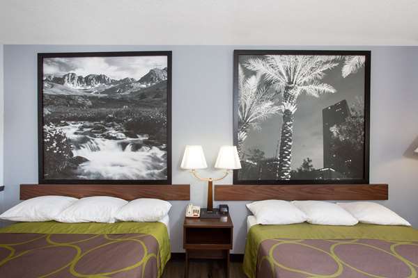  - Super 8 Motel Naples - I-75, Exit 101