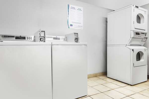 Amenities - Super 8 Motel Stockbridge - I-75, Exit 224