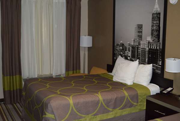  - Super 8 Motel Stockbridge - I-75, Exit 224