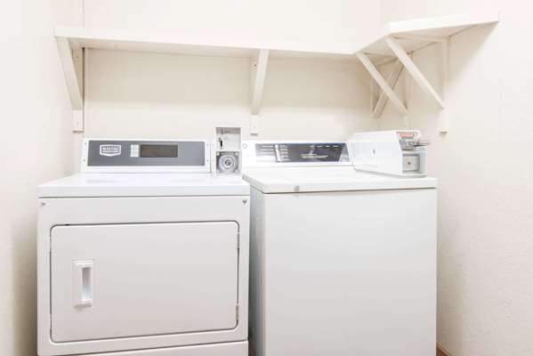 Amenities - Super 8 Hotel Santa Rosa - I-40, Exit 275