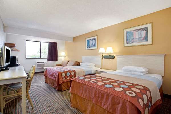  - Super 8 Hotel Airport Clearwater