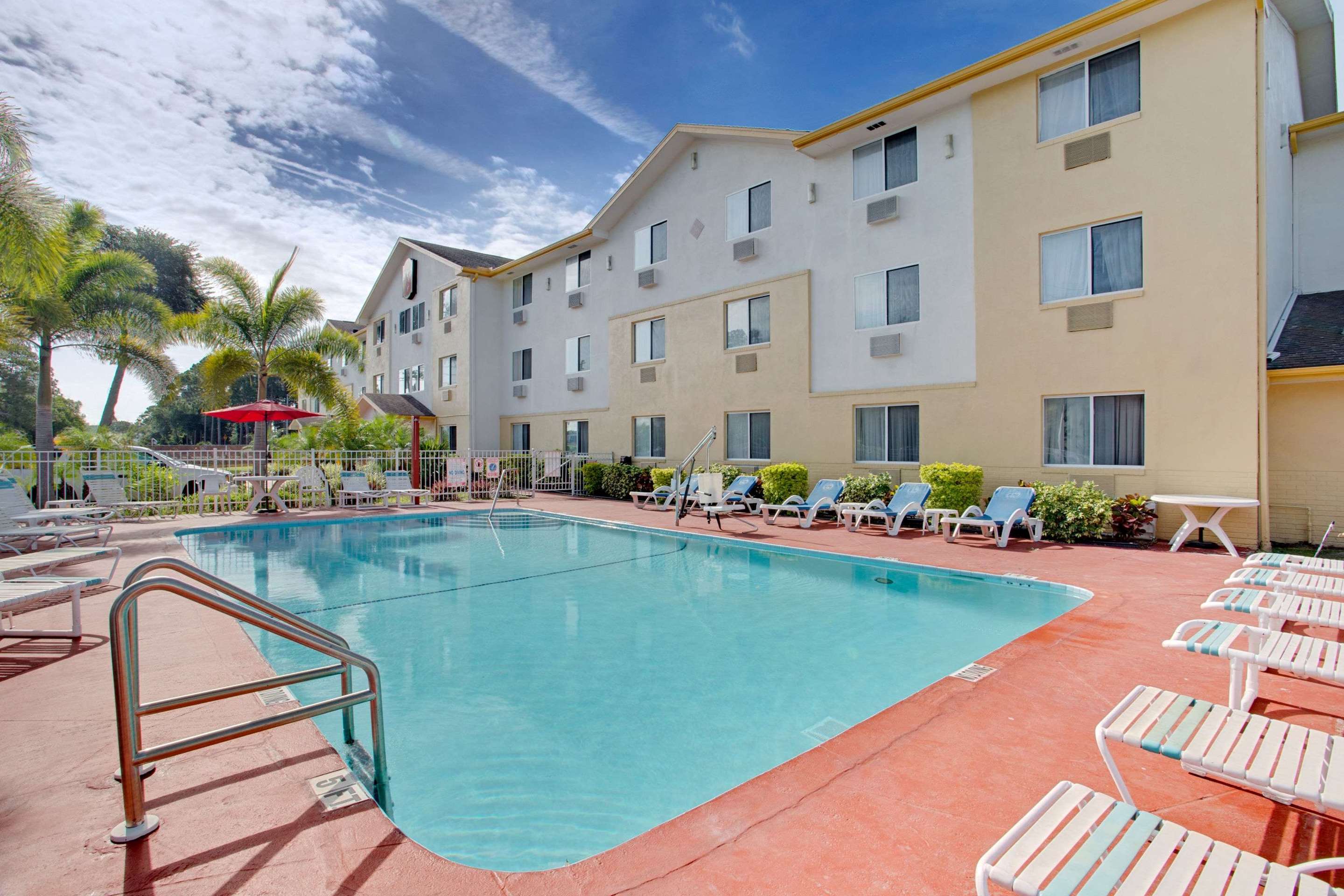 Pool | Super 8 by Wyndham Clearwater/St. Petersburg Airport