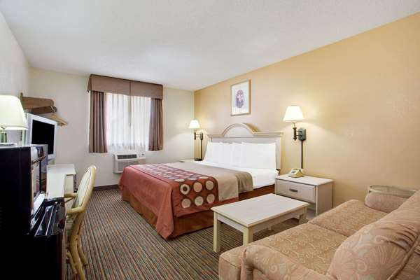  - Super 8 Hotel Airport Clearwater