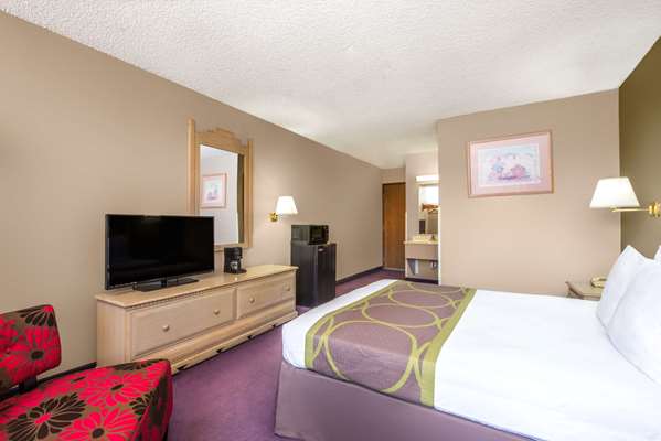  - Super 8 Hotel Grants - I-40, Exit 85
