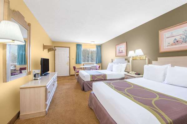  - Super 8 Hotel Grants - I-40, Exit 85
