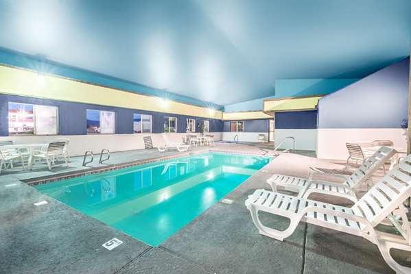 Pool - Super 8 Hotel Grants - I-40, Exit 85