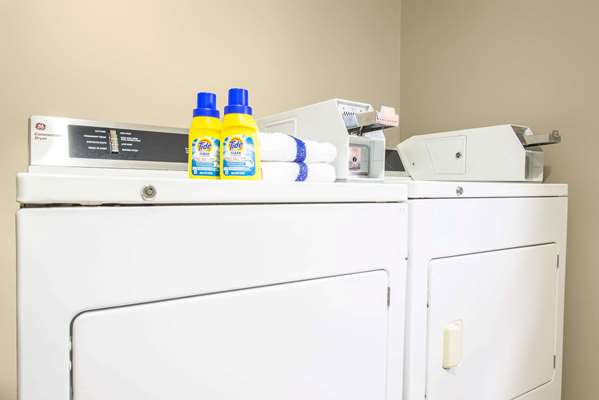  - Super 8 Hotel Grants - I-40, Exit 85