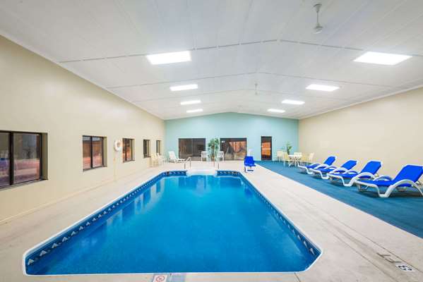 Pool - Super 8 Hotel Tucumcari - I-40, Exit 335