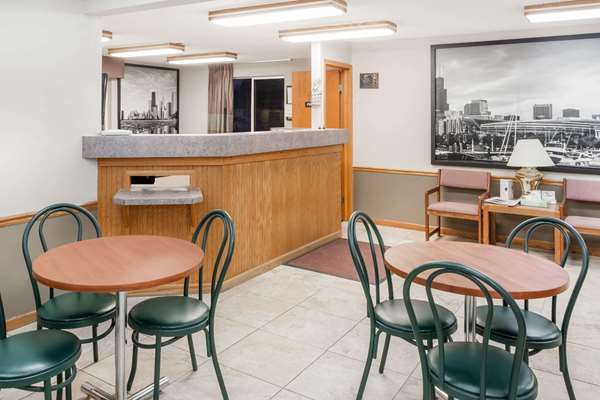  - Super 8 Hotel Watseka