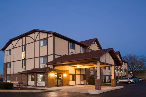 Exterior view - Super 8 Hotel Woodstock