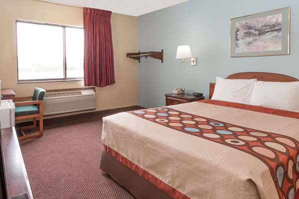  - Super 8 Hotel Woodstock