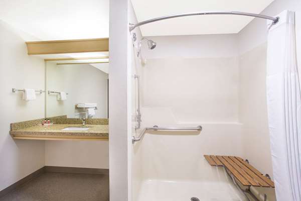  - Super 8 Hotel Baker City