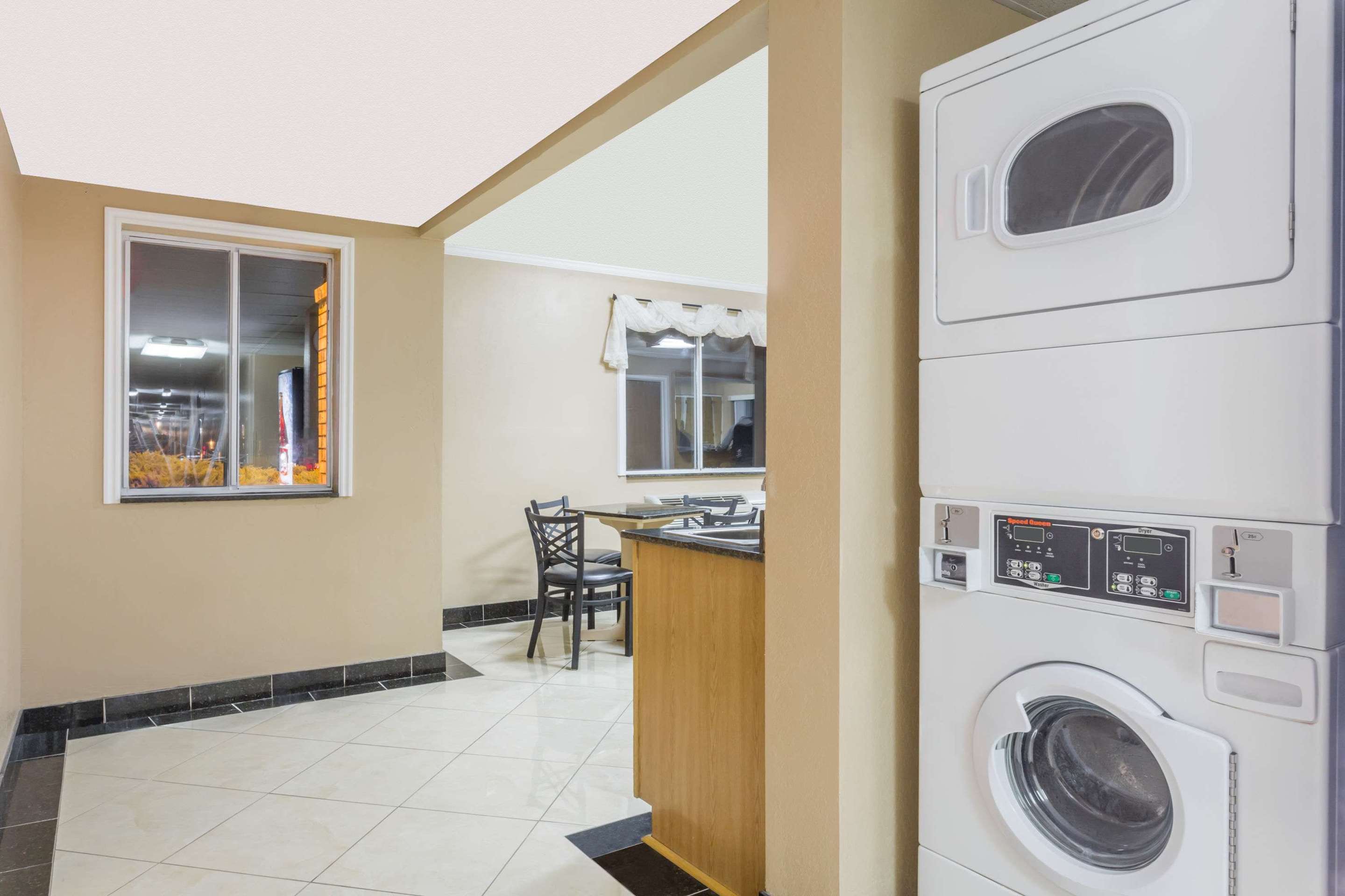 Guest Laundry | Super 8 by Wyndham Nephi