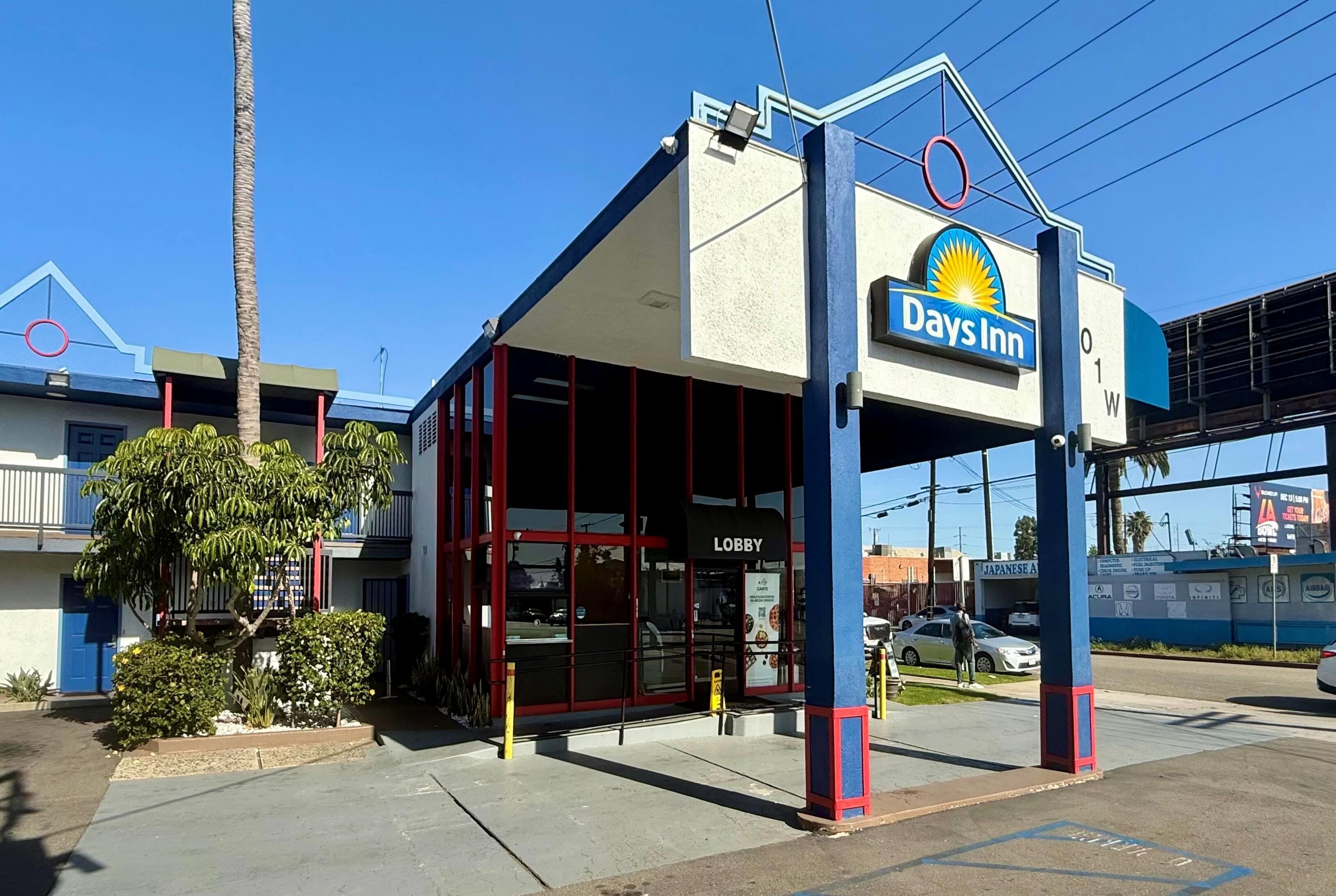 Exterior | Days Inn by Wyndham Los Angeles LAX/VeniceBch/Marina DelRay