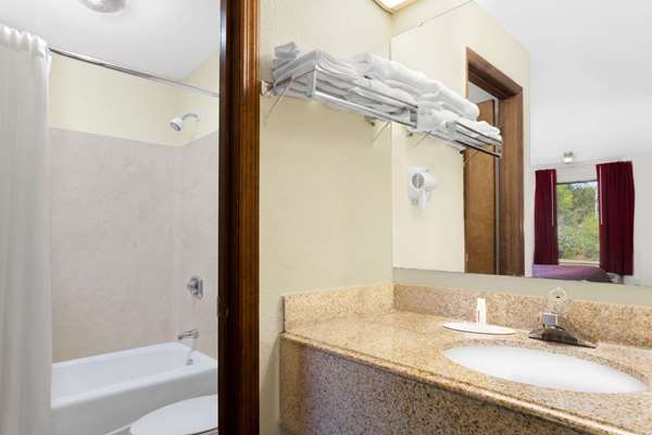  - Days Inn Northeast Columbia - I-20, Exit 71