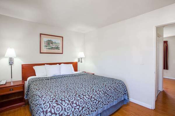 Suite - Days Inn Orange