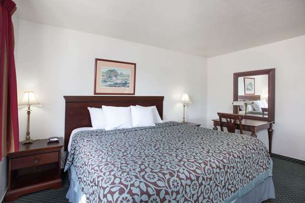 Suite - Days Inn Orange