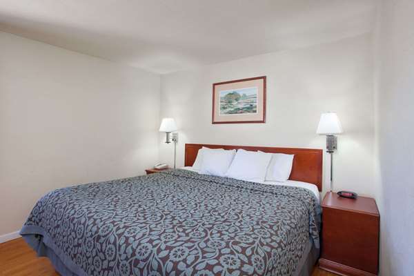 Suite - Days Inn Orange