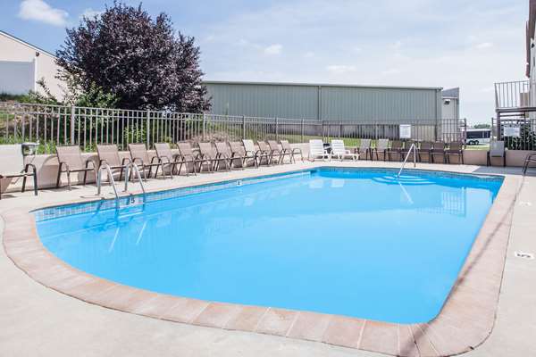 Pool - Days Inn Aberdeen - I-95, Exit 85