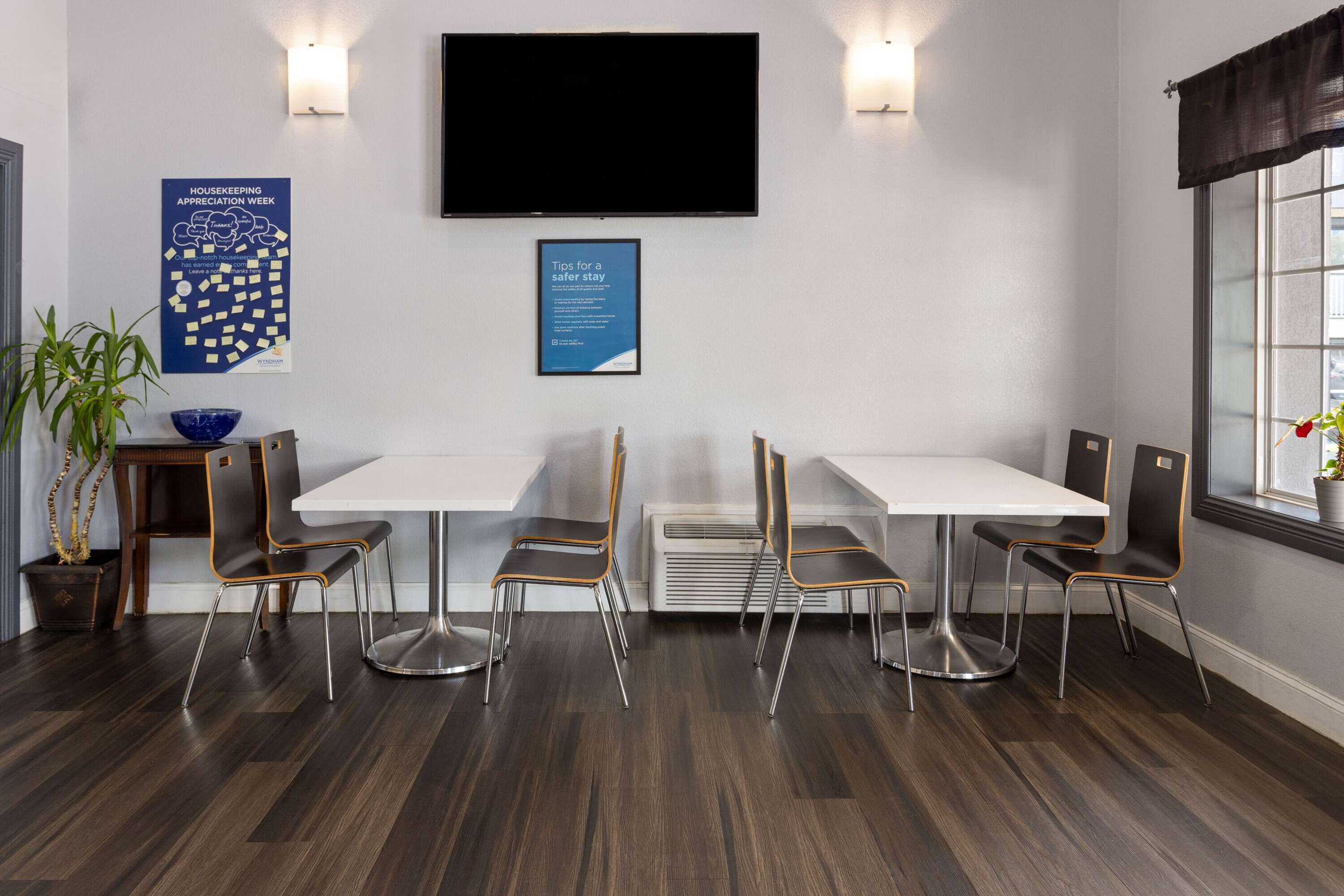 Lobby | Days Inn by Wyndham Aberdeen