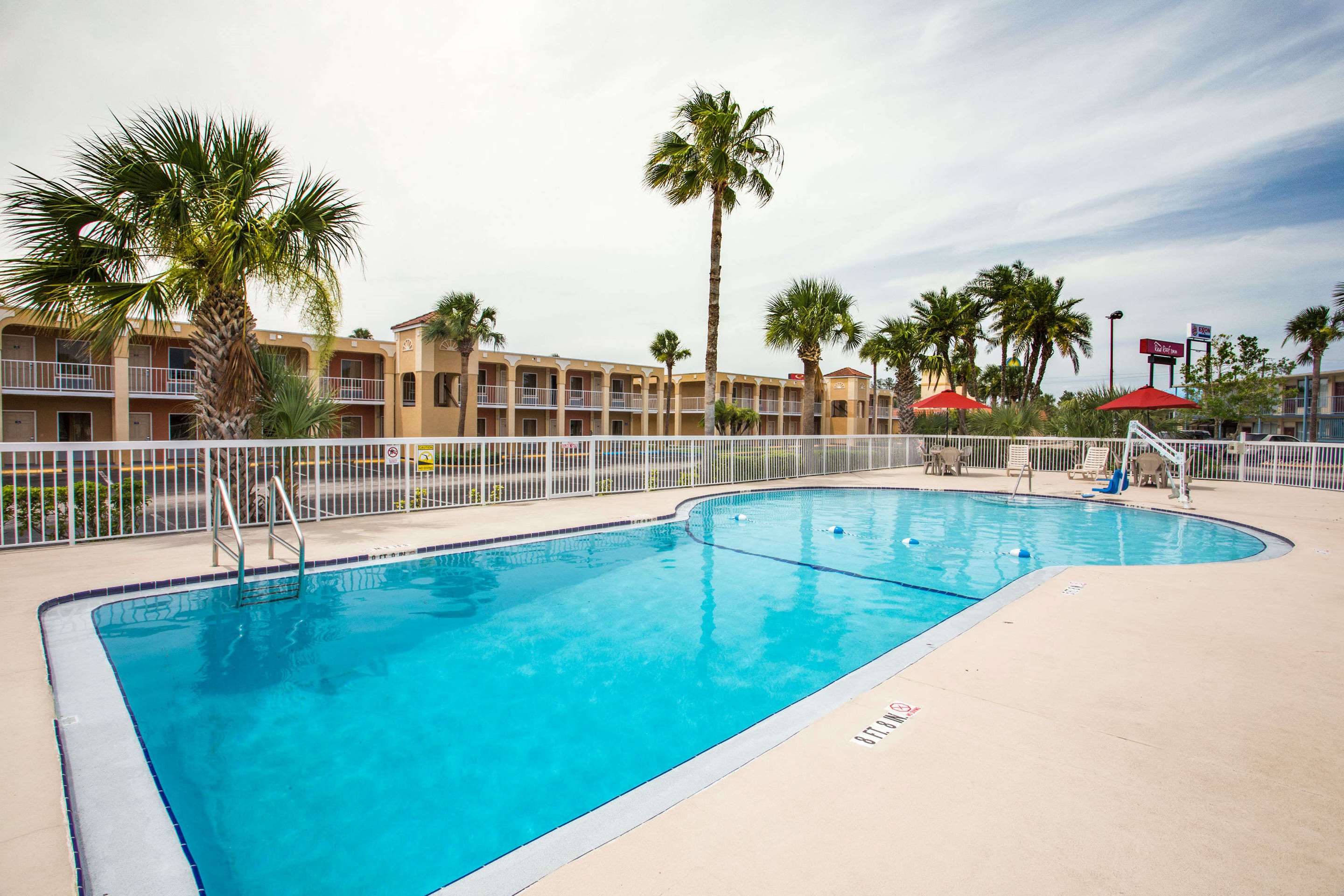 Pool | Days Inn by Wyndham Ormond Beach