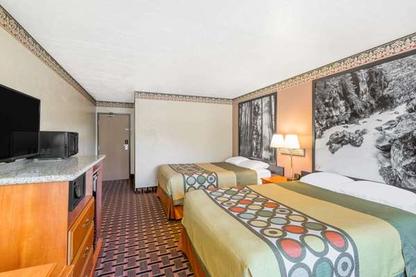  - Super 8 Hotel Grants Pass - I-5, Exit 58