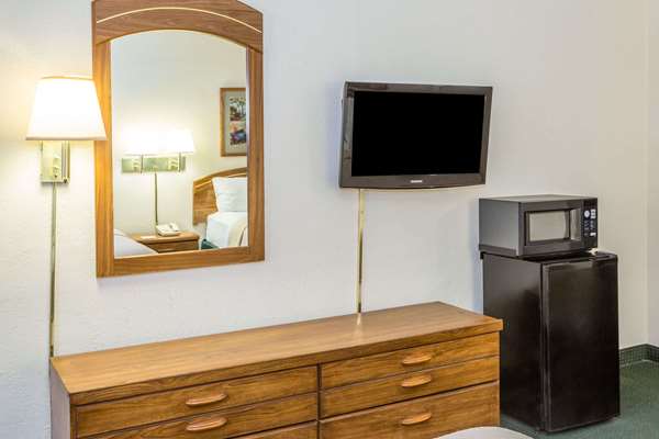  - Days Inn Lake Park - I-75, Exit 5