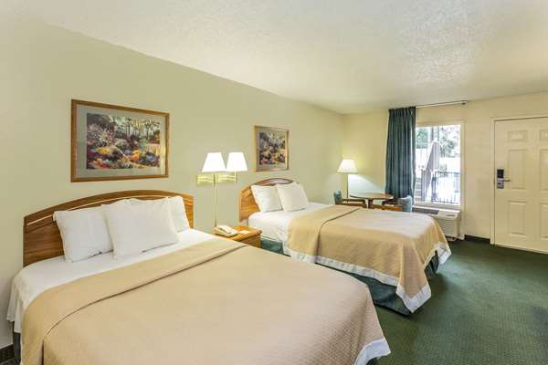  - Days Inn Lake Park - I-75, Exit 5