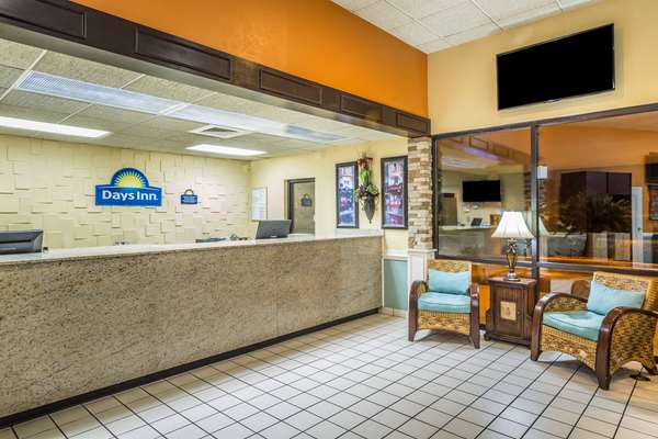  - Days Inn Lake Park - I-75, Exit 5
