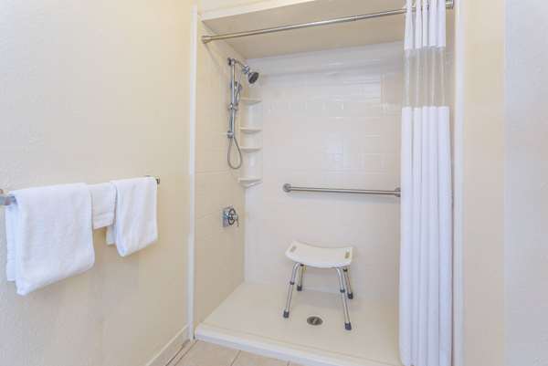  - Days Inn Lake Park - I-75, Exit 5