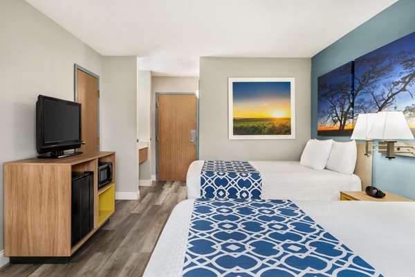  - Days Inn Canastota - I-90, Exit 34