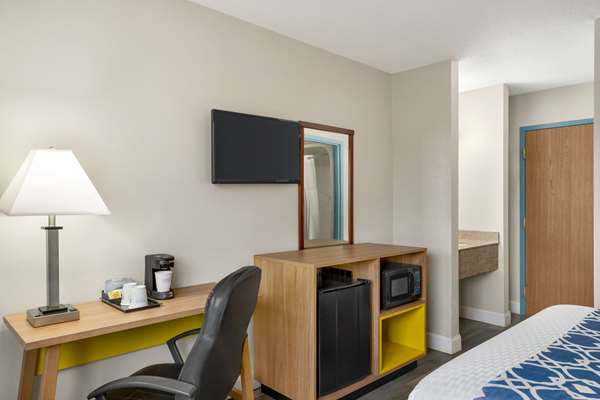  - Days Inn Canastota - I-90, Exit 34