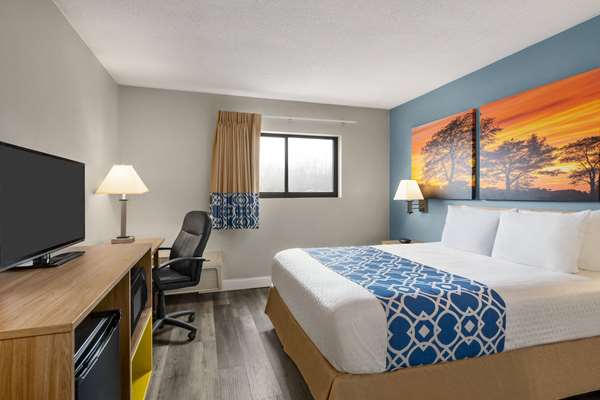  - Days Inn Canastota - I-90, Exit 34